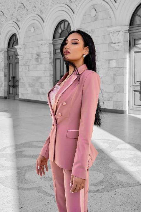 Нора фото 1707